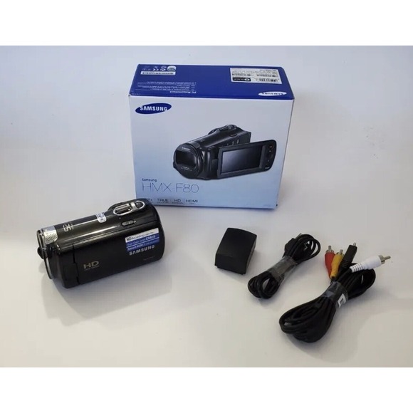Samsung HMX-F80 720p HD Flash Media Camcorder W/Charger- Excellent Condition